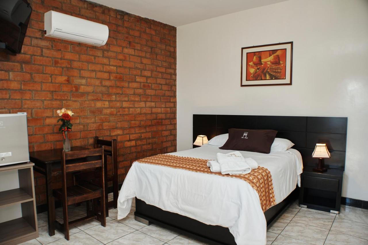 Bris Hotel Гобернадора Экстерьер фото