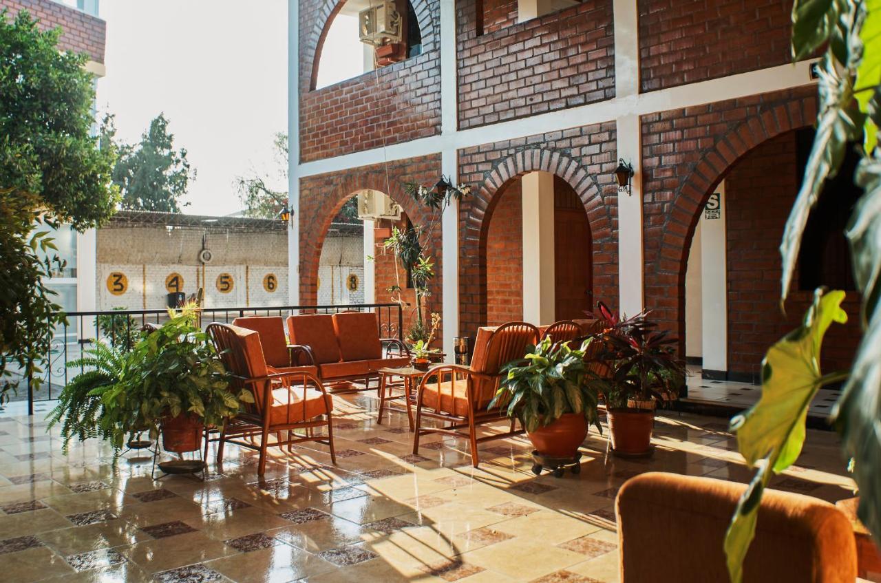 Bris Hotel Гобернадора Экстерьер фото