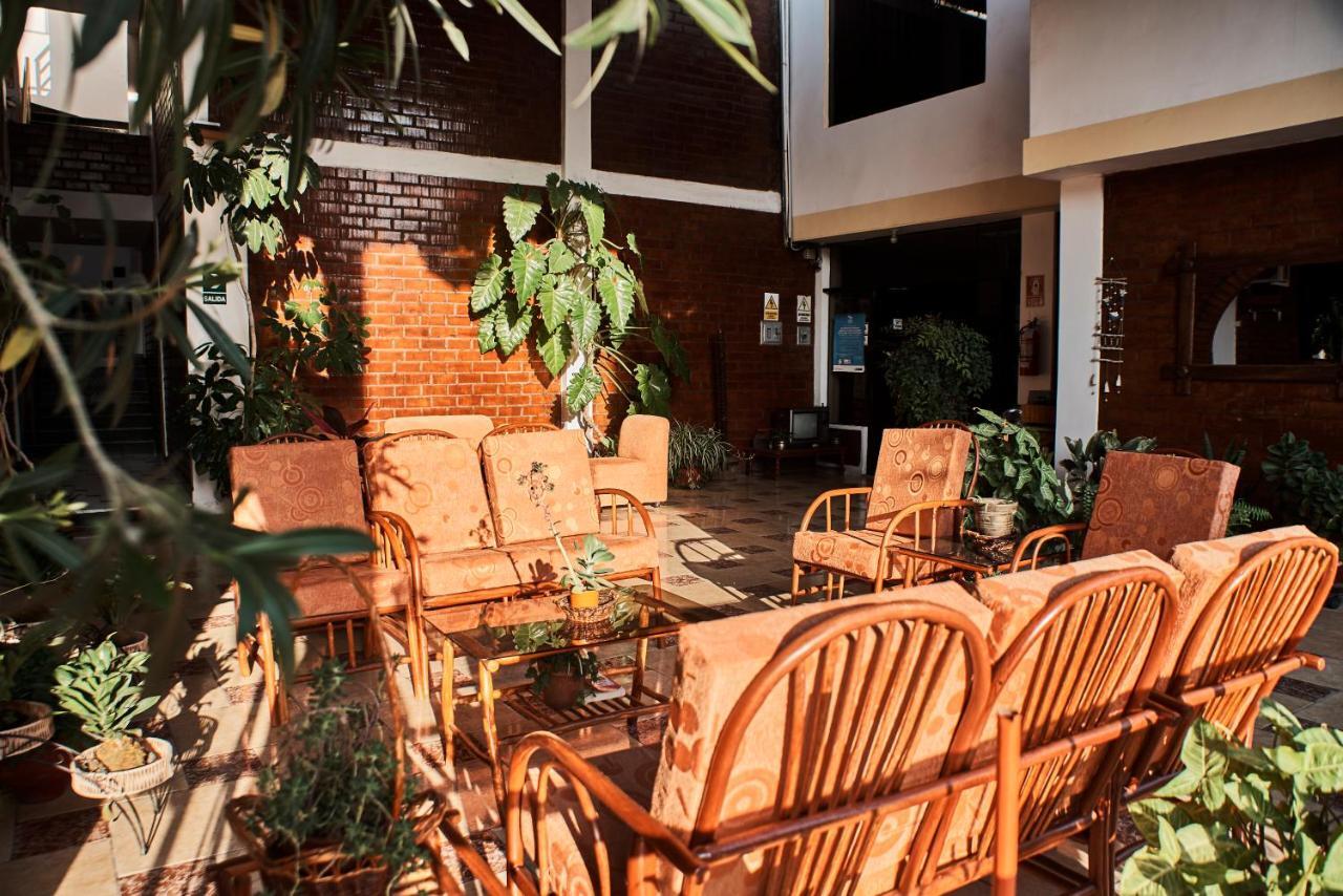 Bris Hotel Гобернадора Экстерьер фото