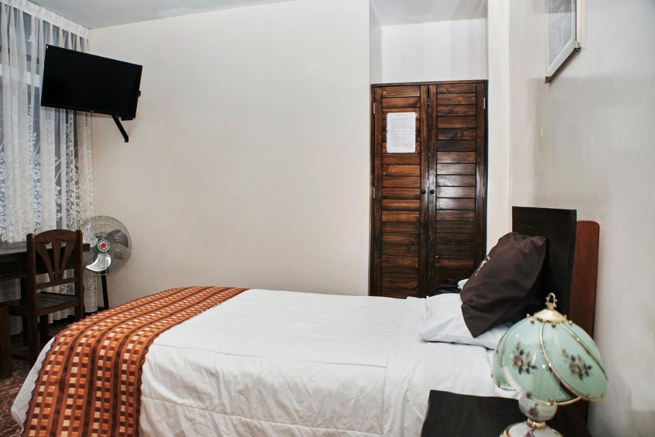 Bris Hotel Гобернадора Экстерьер фото